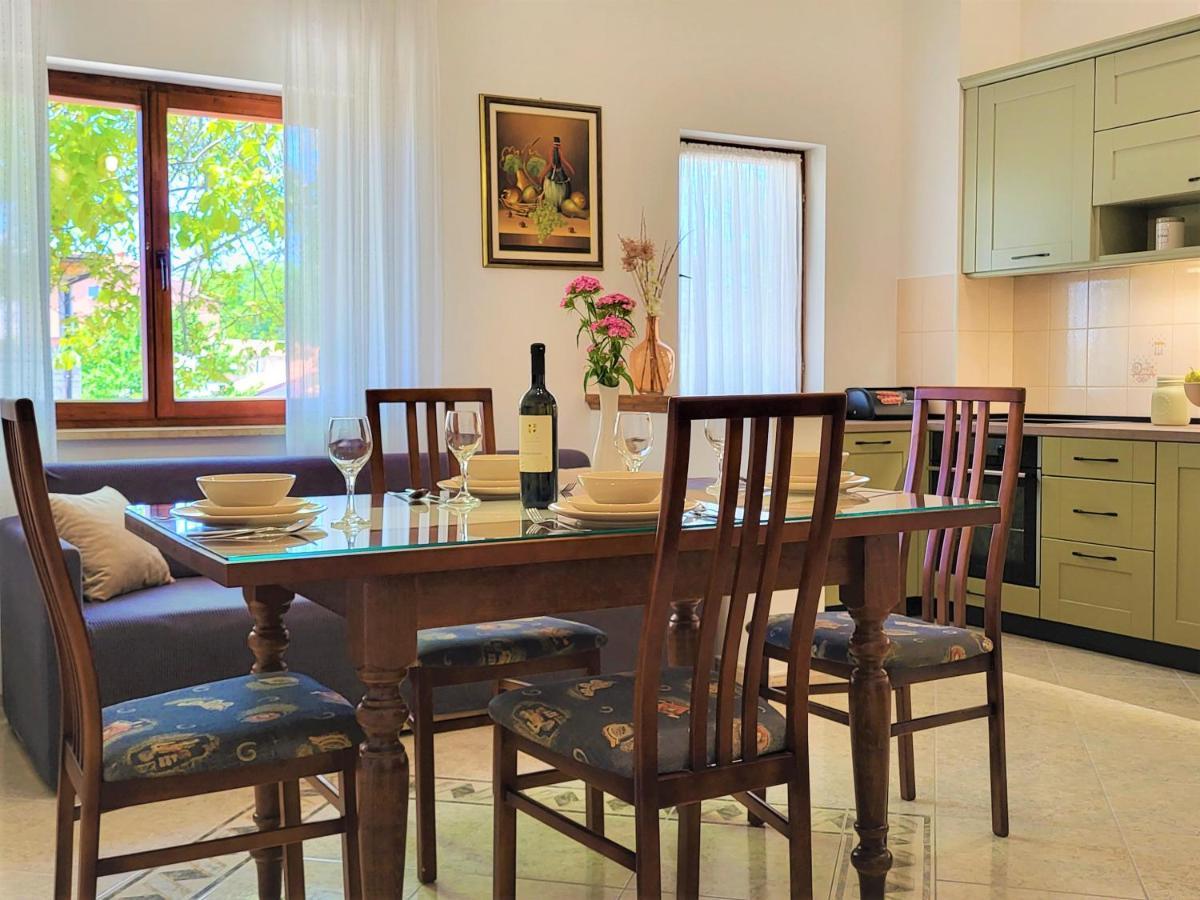Cozy Apartment Mandula Vrsar Exterior photo
