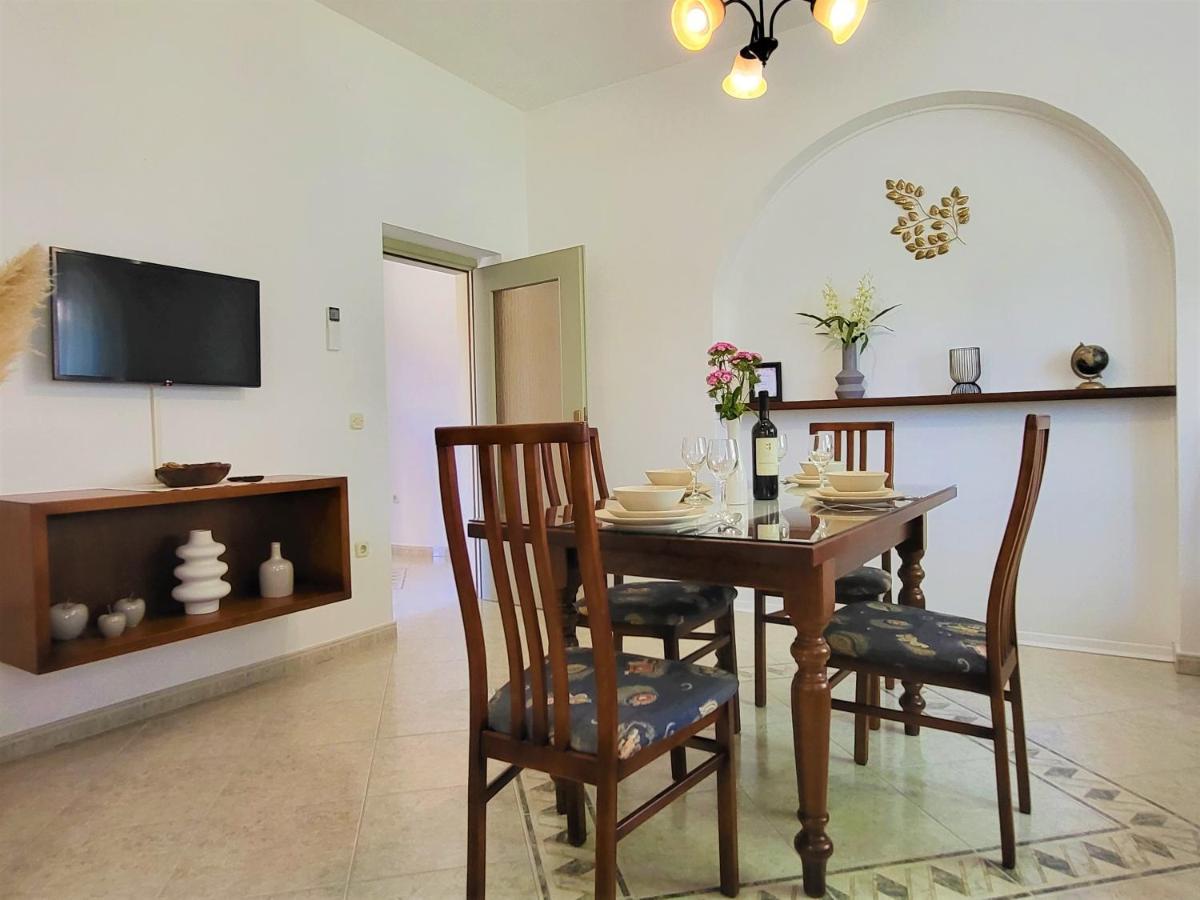 Cozy Apartment Mandula Vrsar Exterior photo